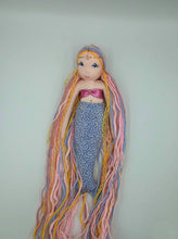 Lade das Bild in den Galerie-Viewer, Stoffpuppe Meerjungfrau-Prinzessin hell - hellblau/weiß gemustert