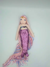 Lade das Bild in den Galerie-Viewer, Stoffpuppe Meerjungfrau-Prinzessin hell - lila