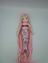 Lade das Bild in den Galerie-Viewer, Stoffpuppe Meerjungfrau-Prinzessin hell - rosa