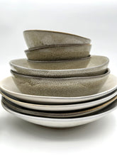 Lade das Bild in den Galerie-Viewer, Kleine Schale "mooi" - Sand - Größe S