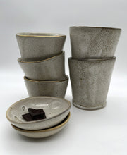 Lade das Bild in den Galerie-Viewer, Großer Becher „GiVe“ - Sand