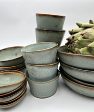 Lade das Bild in den Galerie-Viewer, Großer Becher „GiVe“ - Paternoster Blau