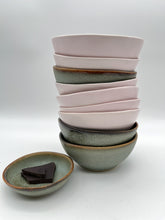 Lade das Bild in den Galerie-Viewer, Kleine Schale "mooi" - Paternoster Blau - Größe S