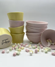 Lade das Bild in den Galerie-Viewer, Kleine Schale "mooi" - Marshmallow Rosa - Größe S