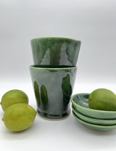 Lade das Bild in den Galerie-Viewer, Großer Becher „GiVe“ - Grün