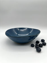 Lade das Bild in den Galerie-Viewer, Schale "halO" - Blau - Größe M
