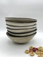 Lade das Bild in den Galerie-Viewer, Schale "halO" - Sand - Größe M