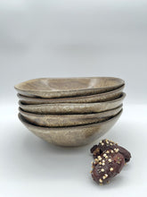 Lade das Bild in den Galerie-Viewer, Schale "halO" - Braun - Größe M