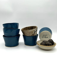 Lade das Bild in den Galerie-Viewer, Becher „DeaR“ - Blau