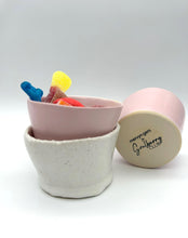 Lade das Bild in den Galerie-Viewer, Becher „DeaR“ - Marshmallow Rosa