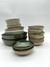 Lade das Bild in den Galerie-Viewer, Ramekin "baba" - Olive - Größe XS