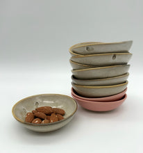 Lade das Bild in den Galerie-Viewer, Ramekin "baba" - Sand - Größe XS