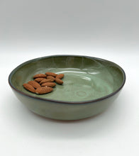 Lade das Bild in den Galerie-Viewer, Kleine Bowl "Bonnie" - Olive - Größe S