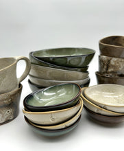 Lade das Bild in den Galerie-Viewer, Kleine Bowl "Bonnie" - Olive - Größe S