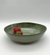 Lade das Bild in den Galerie-Viewer, Große Bowl "Clyde" - Olive - Größe L