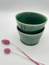 Lade das Bild in den Galerie-Viewer, Becher „DeaR“ - Grün