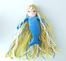 Lade das Bild in den Galerie-Viewer, Stoffpuppe Meerjungfrau - Blau