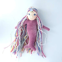 Lade das Bild in den Galerie-Viewer, Stoffpuppe Meerjungfrau - Lila