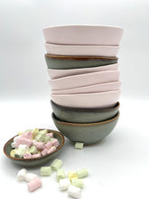 Lade das Bild in den Galerie-Viewer, Kleine Schale &quot;mooi&quot; - Marshmallow Rosa - Größe S
