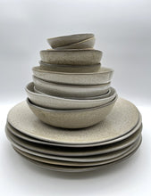 Lade das Bild in den Galerie-Viewer, Teller &quot;hoop&quot; - Sand
