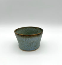 Lade das Bild in den Galerie-Viewer, Becher „DeaR“ - Paternoster Blau
