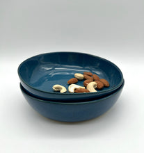 Lade das Bild in den Galerie-Viewer, Kleine Bowl &quot;Bonnie&quot; - Blau - Größe S
