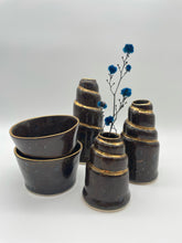 Lade das Bild in den Galerie-Viewer, Becher „DeaR“ - Onyx Grün mit Goldrand
